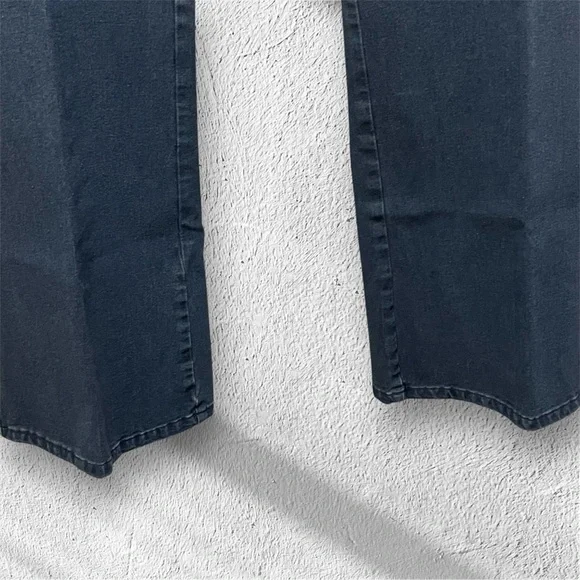 Isaac Mizrahi jeans 22WP dark wash stretch waist boot cut faux fly pull on - Picture 8 of 15